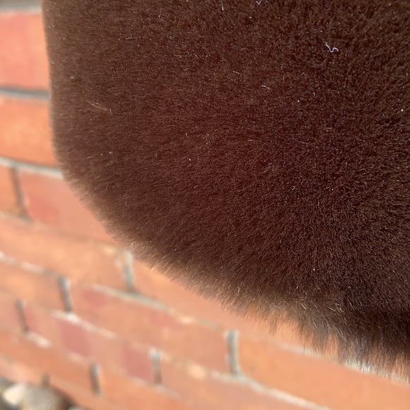 Victoria Secret 💕💕🛍Moda international Sweet Deep Chocolate Brown fur wrap 🎁 - Picture 6 of 12